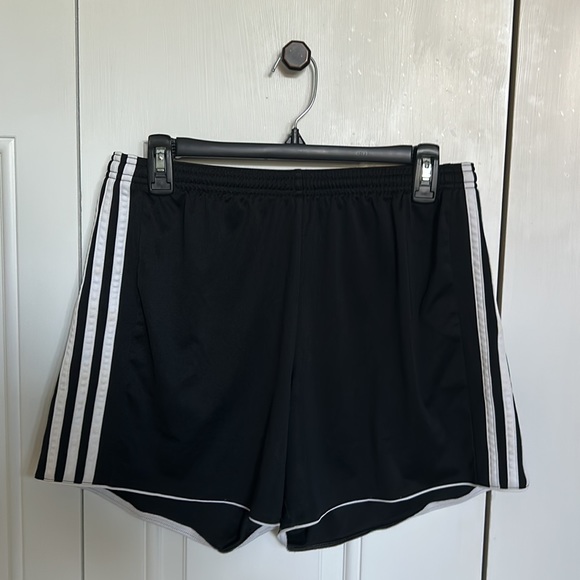 Womens Adidas shorts - Picture 1 of 4